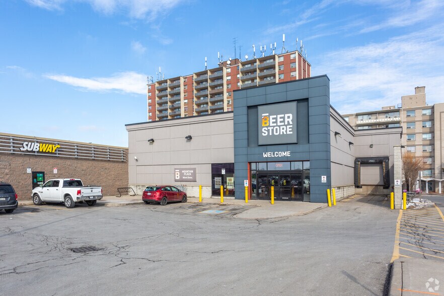 661-679 Upper James St, Hamilton, ON à louer - Photo du bâtiment - Image 3 de 4