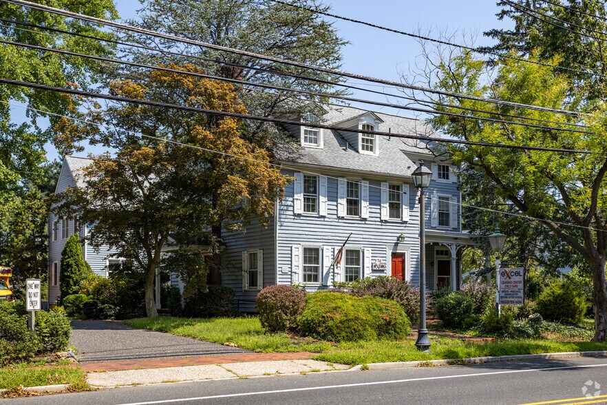 74 E Main St, Marlton, NJ à vendre - Photo du bâtiment - Image 1 de 23