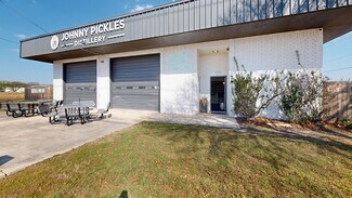 Plus de détails pour 1711 N Austin St, Seguin, TX - Commerce de détail à vendre