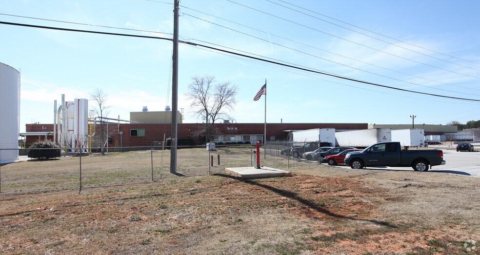 1700 Old Covington Hwy SW, Conyers, GA for sale - Primary Photo - Image 1 of 2