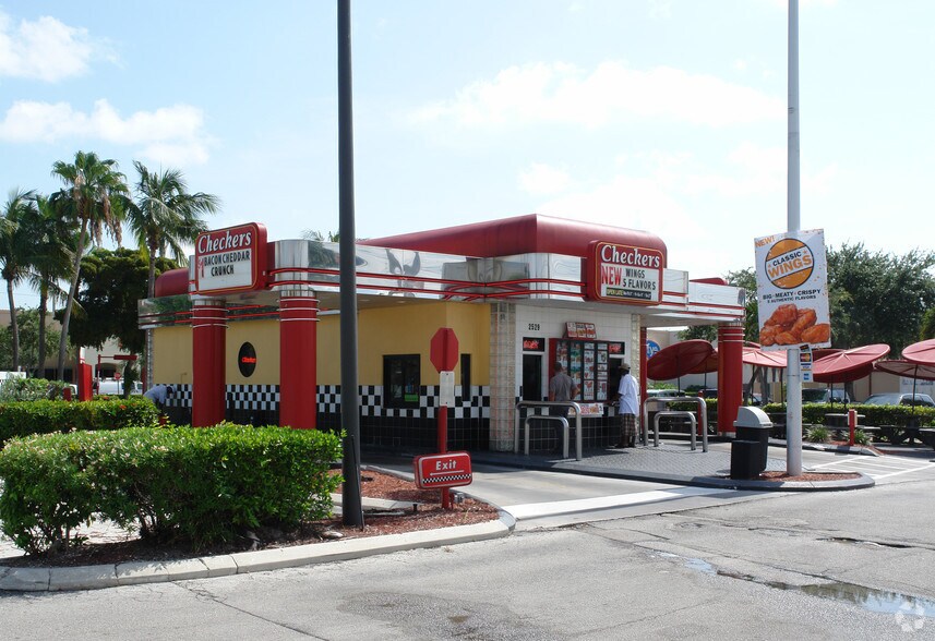 2421-2627 Okeechobee Blvd, West Palm Beach, FL à louer - Photo du bâtiment - Image 2 de 2