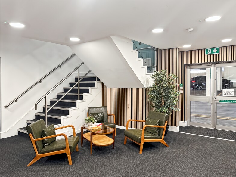 80-83 Princes St, Edinburgh for lease - Interior Photo - Image 3 of 10