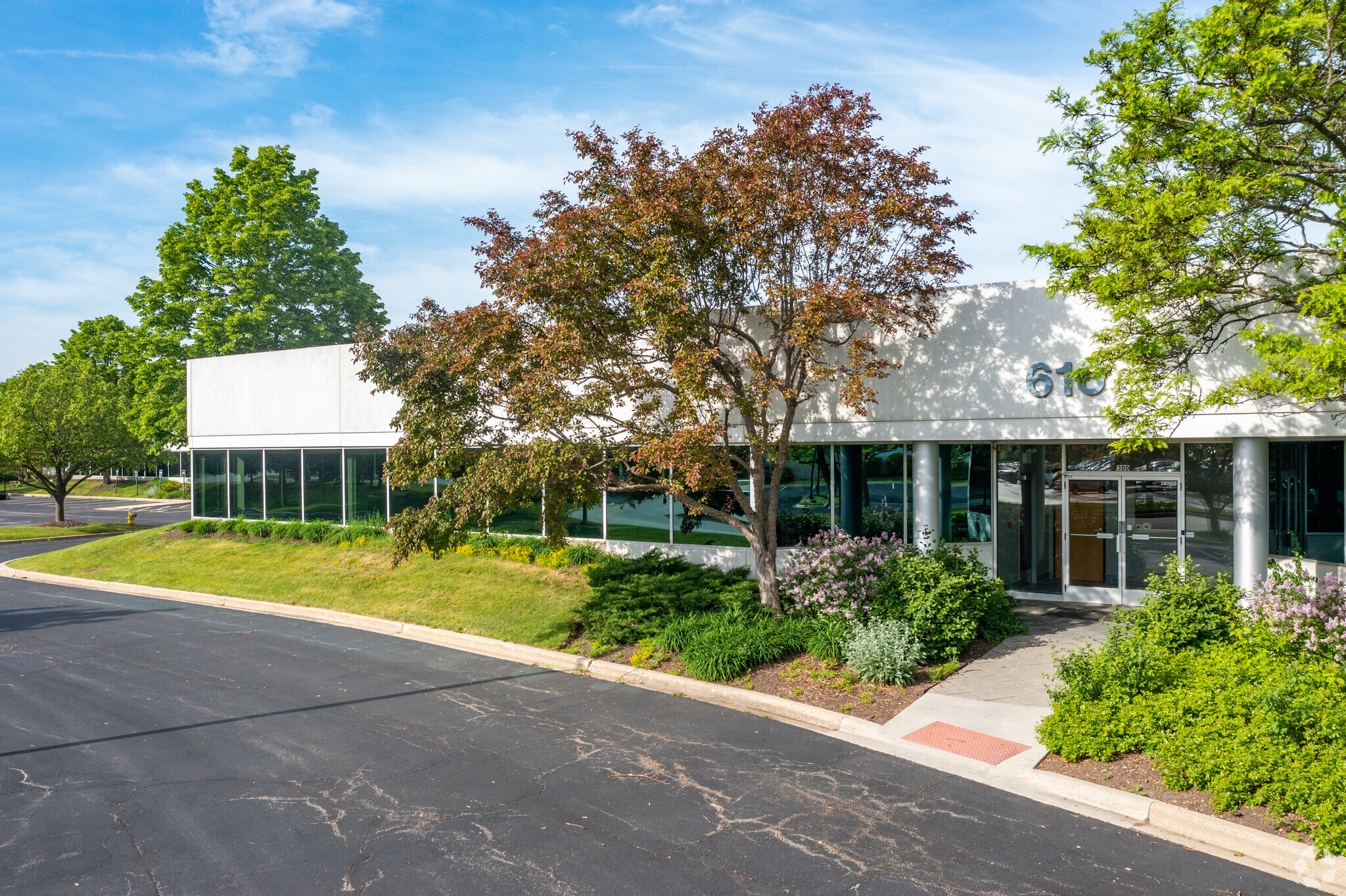 536-616 Atrium Dr, Vernon Hills, IL for lease Building Photo- Image 1 of 23