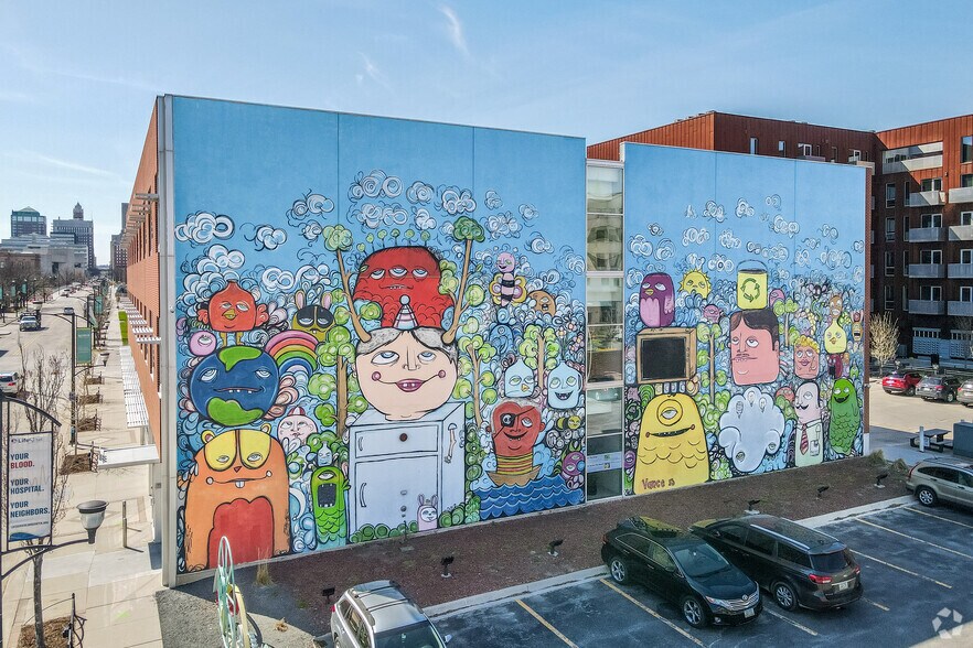 300 E Locust St, Des Moines, IA à louer - Photo du bâtiment - Image 3 de 8