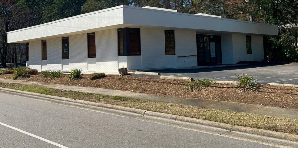 3700 Six Forks Rd, Raleigh, NC for lease - Building Photo - Image 1 of 3