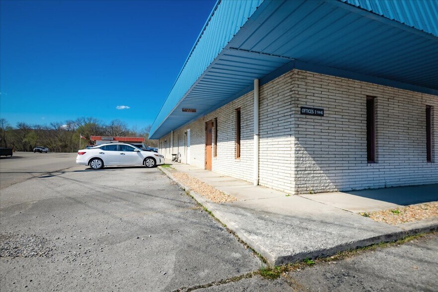 841 S Highway 25 W, Williamsburg, KY à vendre - Photo du bâtiment - Image 2 de 29