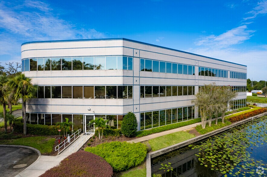 3450-3550 Buschwood Park Dr, Tampa, FL à louer - Photo du bâtiment - Image 3 de 15