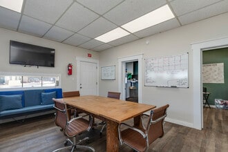 807 S Fillmore Ave, Kirkwood, MO à louer Photo intérieure- Image 2 de 4