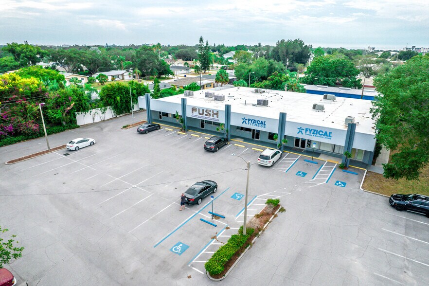 14100 Walsingham Rd, Largo, FL for lease - Building Photo - Image 2 of 21
