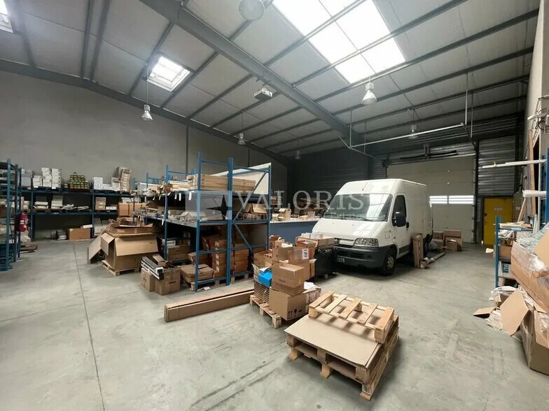 Industriel dans Vaulx-en-Velin à louer - Photo intérieure - Image 3 de 21