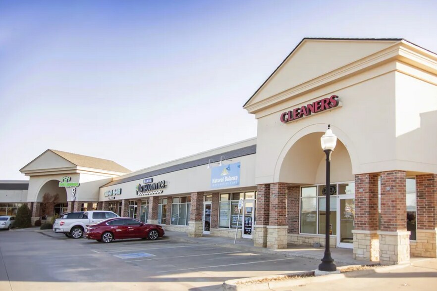 17200 N May Ave, Oklahoma City, OK à louer - Photo du bâtiment - Image 2 de 5