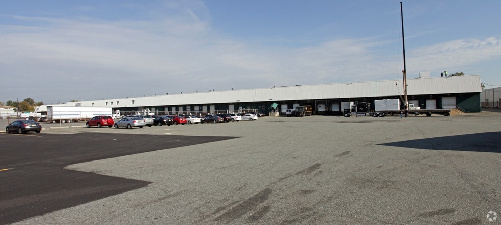 99 Hook Rd, Bayonne, NJ for lease - Building Photo - Image 3 of 8