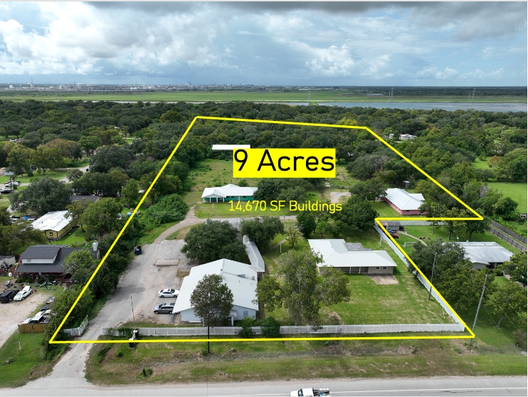 3315 Fm 523 Rd, Oyster Creek, TX for sale Building Photo- Image 1 of 30