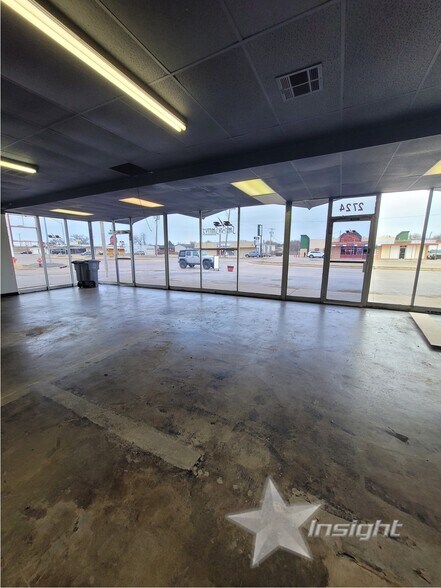 2708-2724 NW Sheridan Rd, Lawton, OK for lease - Interior Photo - Image 2 of 5