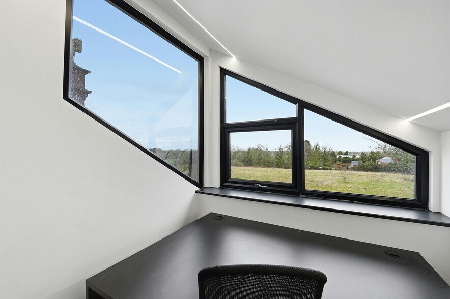 Mill Ln, Alderley Edge for lease - Building Photo - Image 3 of 10