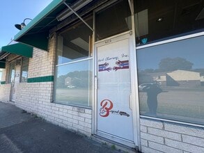 6221-6224 Sewells Point Rd, Norfolk, VA for lease Building Photo- Image 1 of 7