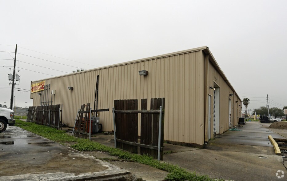 4217 E Judge Perez Dr, Meraux, LA à louer - Photo du bâtiment - Image 3 de 3