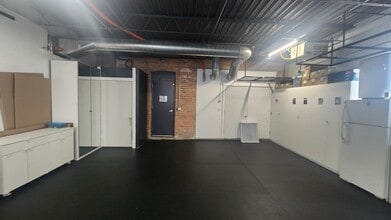 2814 N California Ave, Chicago, IL à louer Photo intérieure- Image 1 de 3