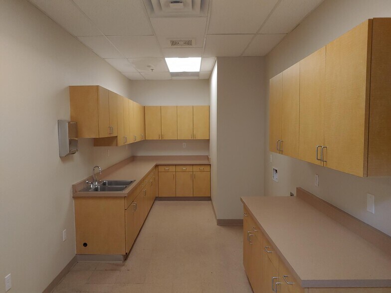 17431 N 71st Dr, Glendale, AZ à louer - Photo du bâtiment - Image 3 de 9