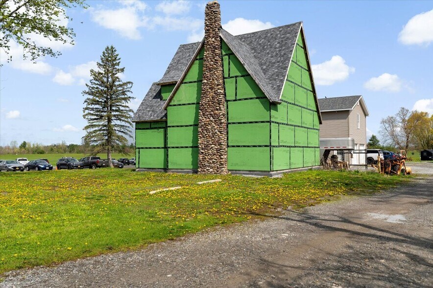 3737 State Route 196, Fort Ann, NY à vendre - Photo du bâtiment - Image 2 de 29