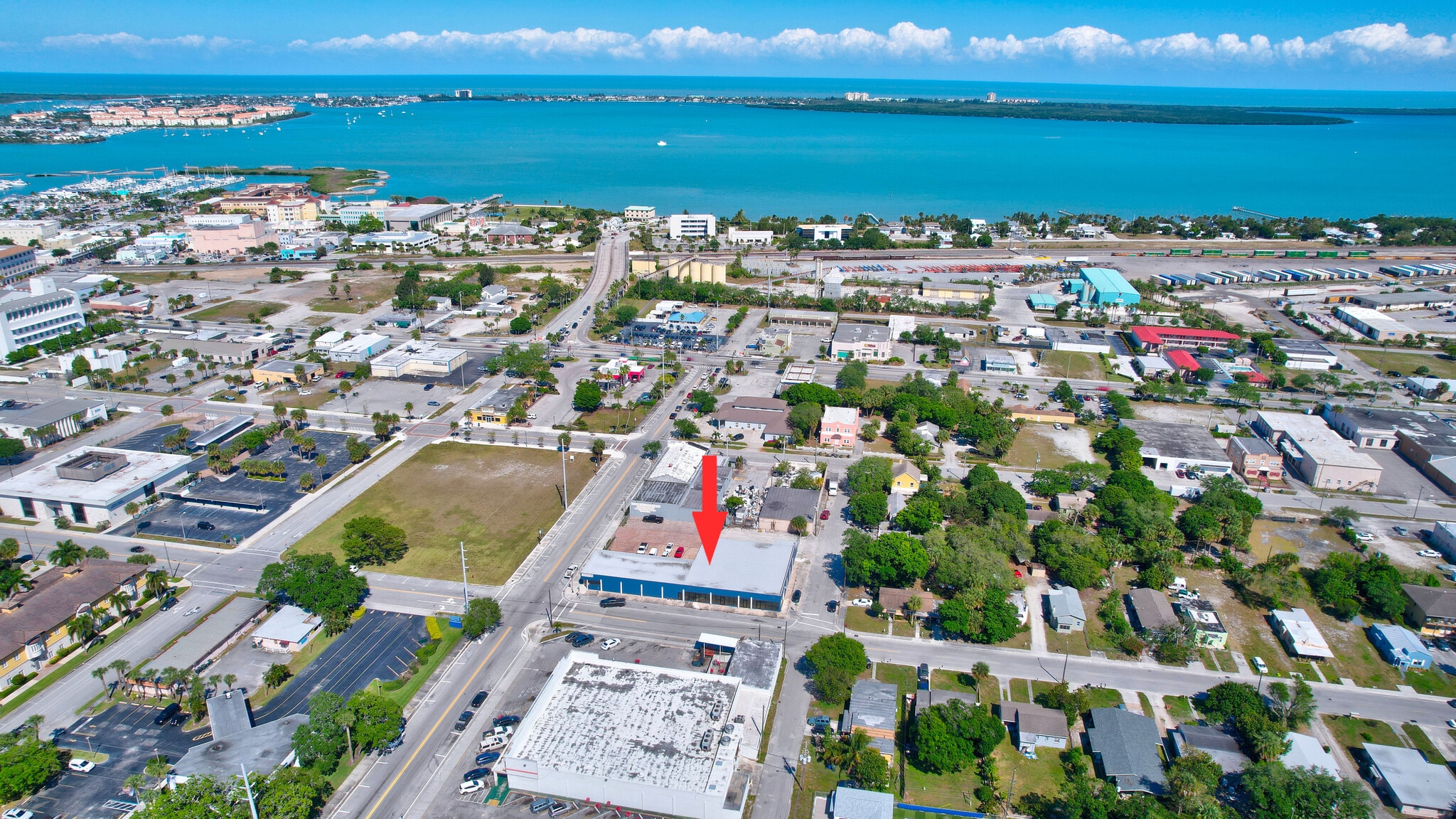 519 Delaware Ave, Fort Pierce, FL à louer Photo intérieure- Image 1 de 7