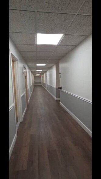 17 W Jefferson St, Rockville, MD à louer - Vidéo sur l’inscription commerciale - Image 2 de 17