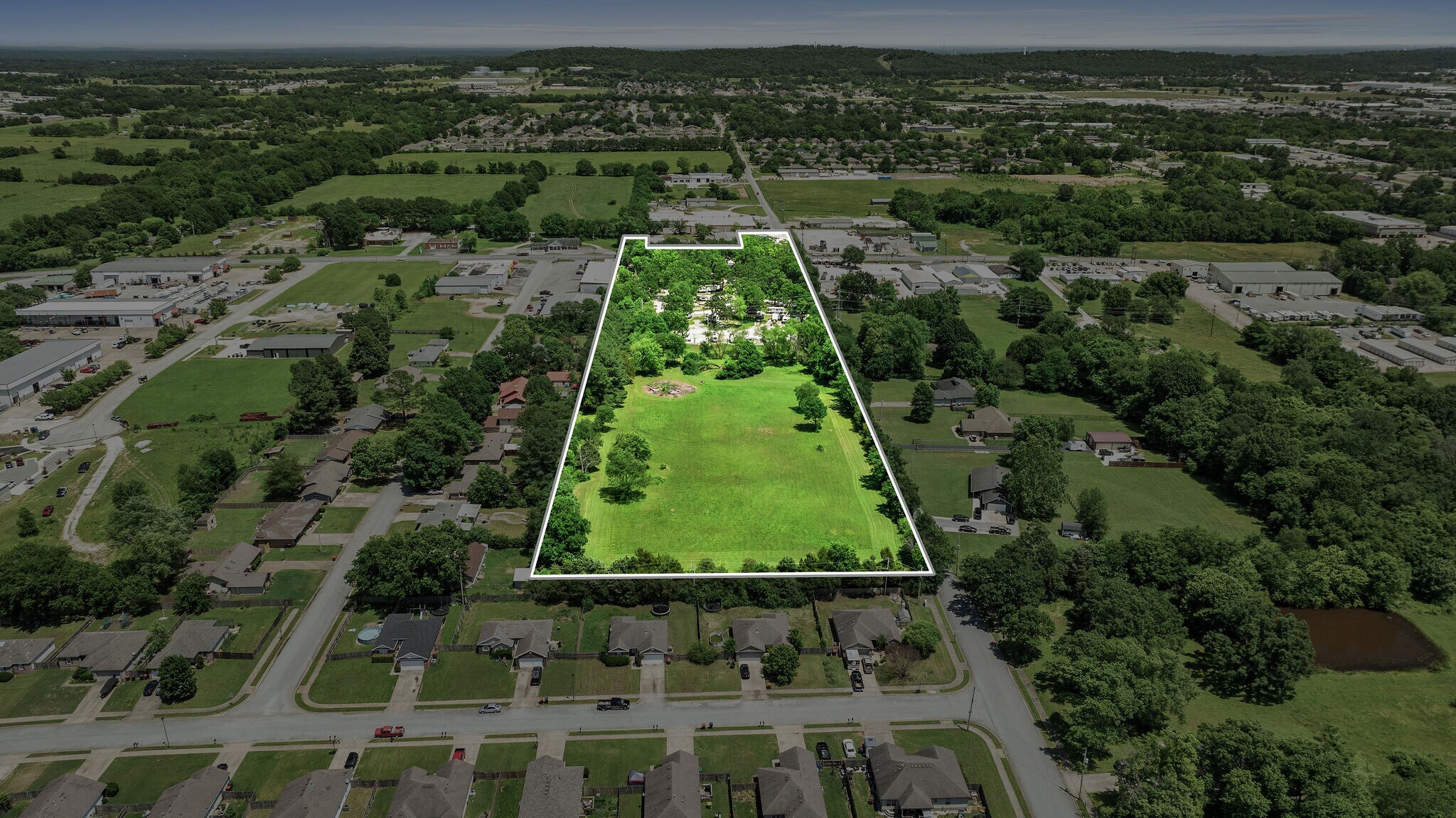 Ozark Canopy - RV Park Portfolio portefeuille de 2 propriétés à vendre sur LoopNet.ca Photo du bâtiment- Image 1 de 15