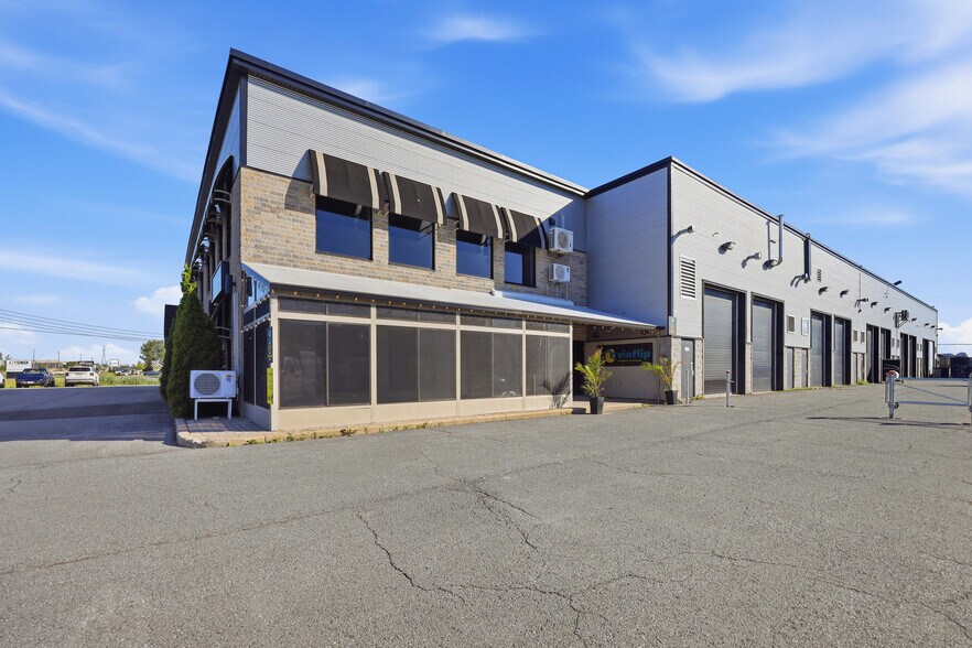 1015 Boul Lionel-Boulet, Varennes, QC for lease - Building Photo - Image 2 of 11