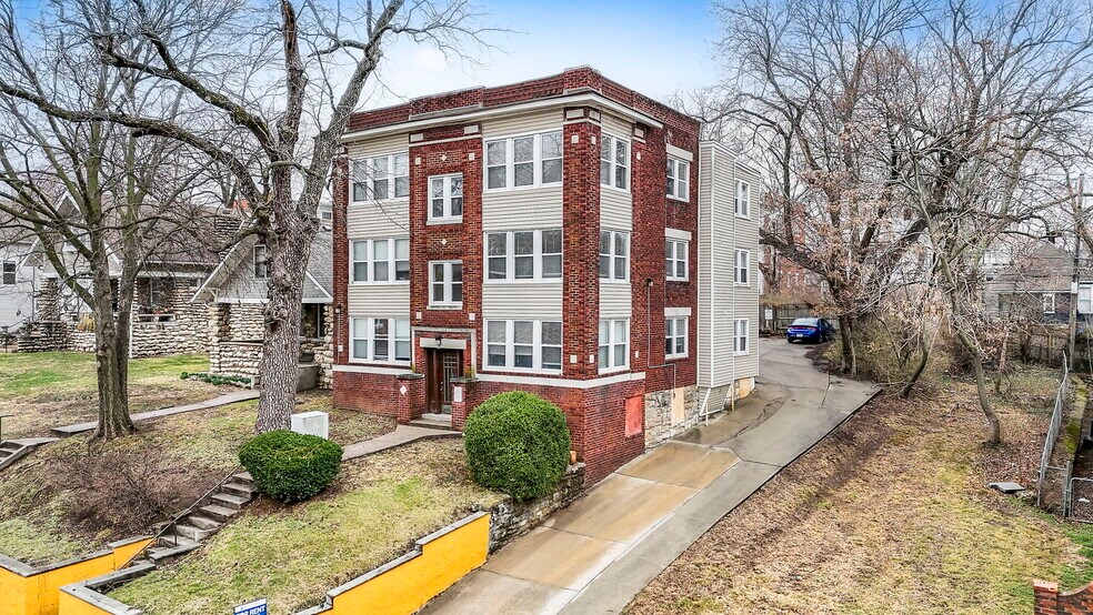 4226-4228 Locust St, Kansas City, MO à vendre - Photo du bâtiment - Image 2 de 34