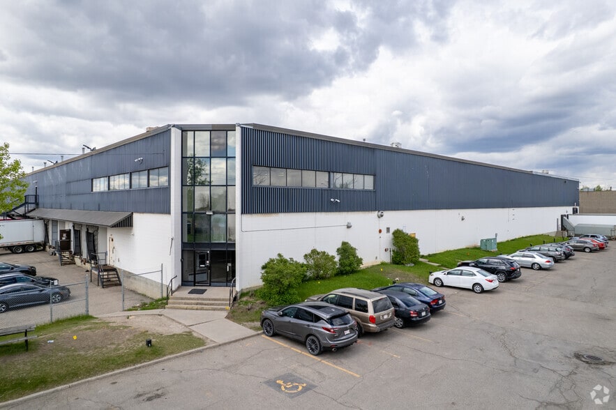 3916 72nd Ave SE, Calgary, AB for lease - Building Photo - Image 1 of 5