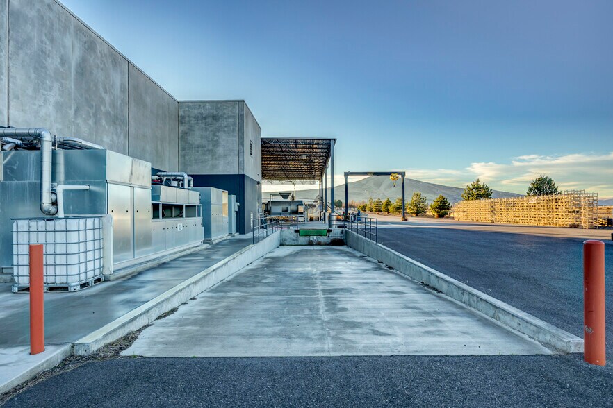 8060 Keene Rd, West Richland, WA à louer - Photo du bâtiment - Image 2 de 41