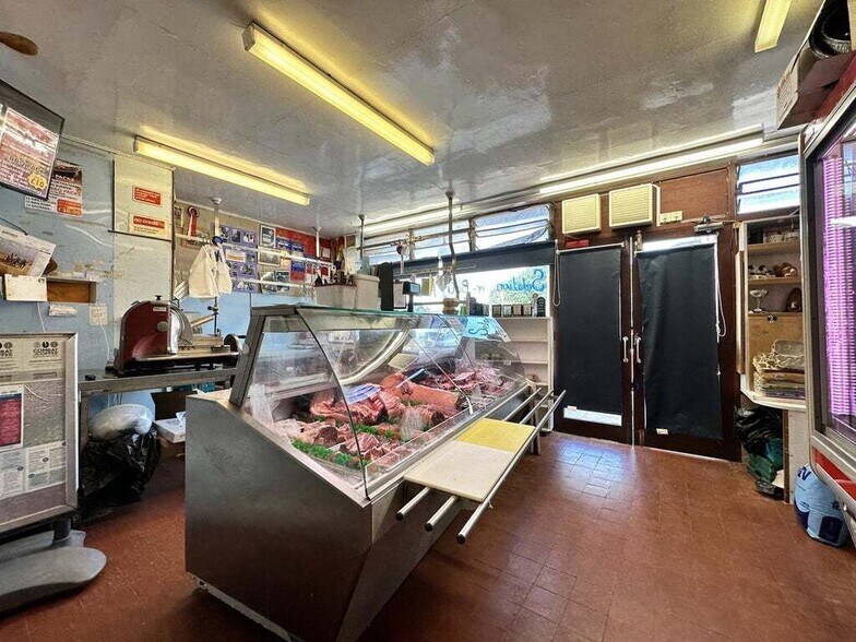 97-109 Cliff Ln, Ipswich à vendre - Photo du bâtiment - Image 3 de 15