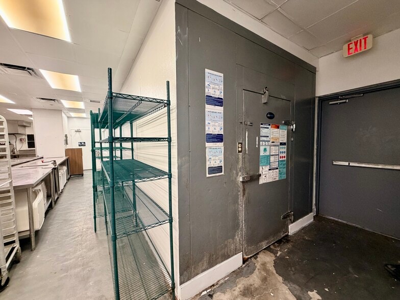 3452-3470 N Miami Ave, Miami, FL for lease - Building Photo - Image 3 of 15