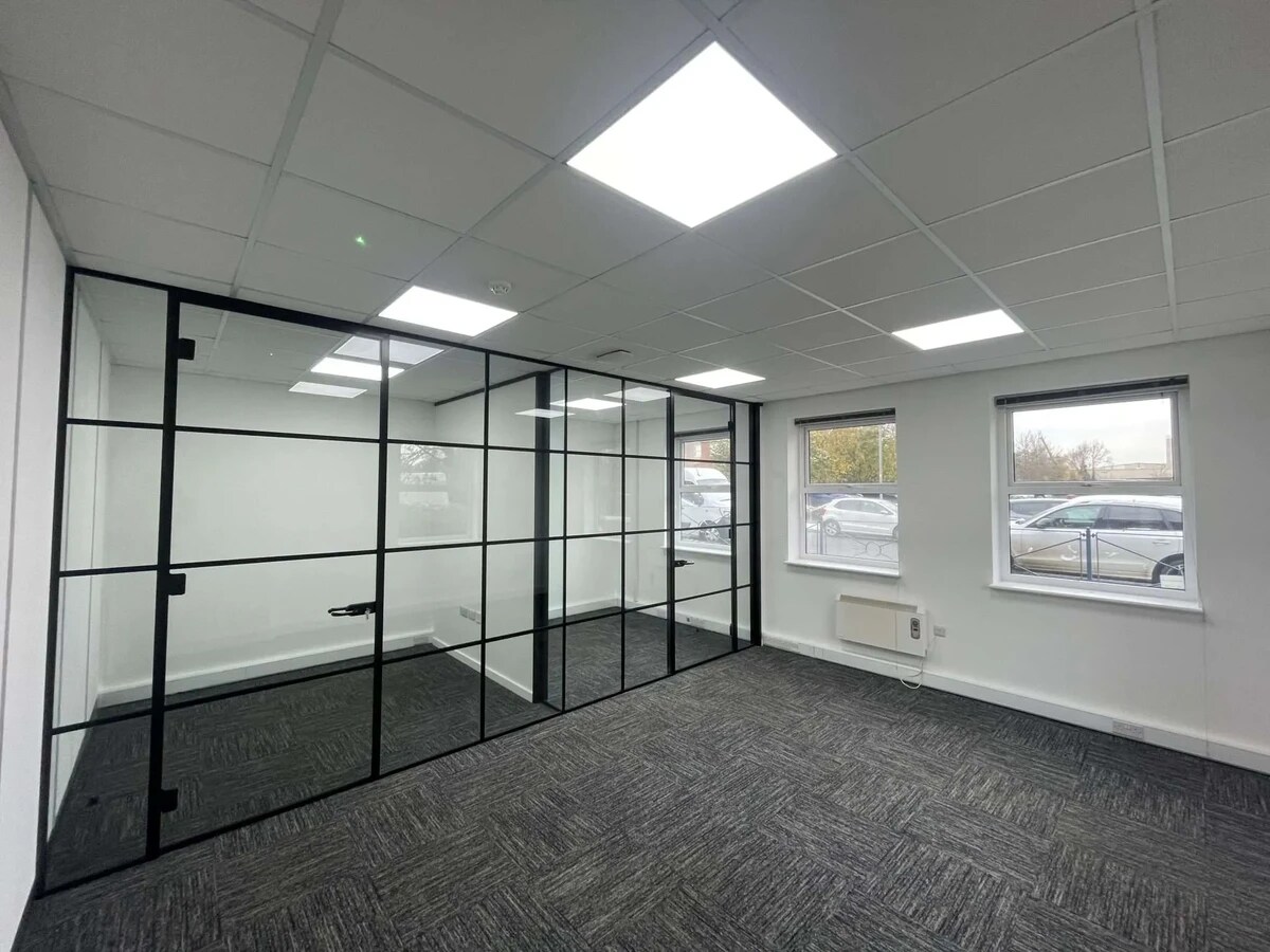 Rudheath Way, Northwich, CHS CW9 7LP - Unité 7 -  - Photo intérieure - Image 1 of 5