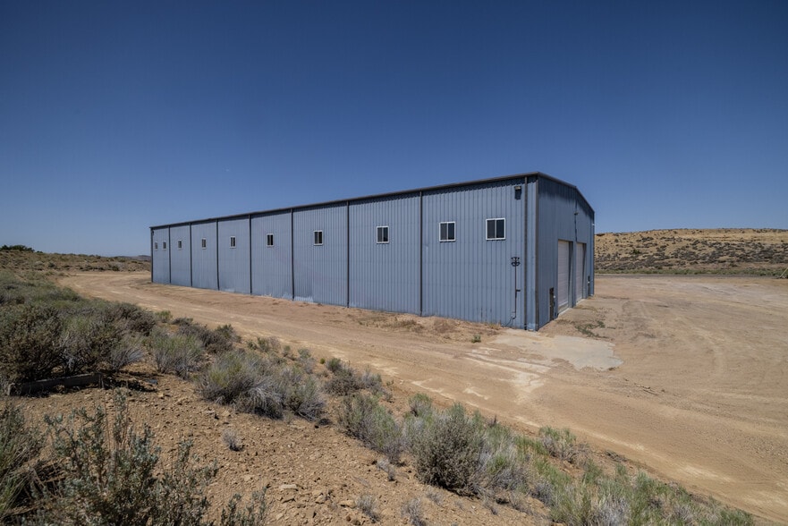 29282 Stanton Rd, Bonanza, UT for lease - Interior Photo - Image 2 of 10