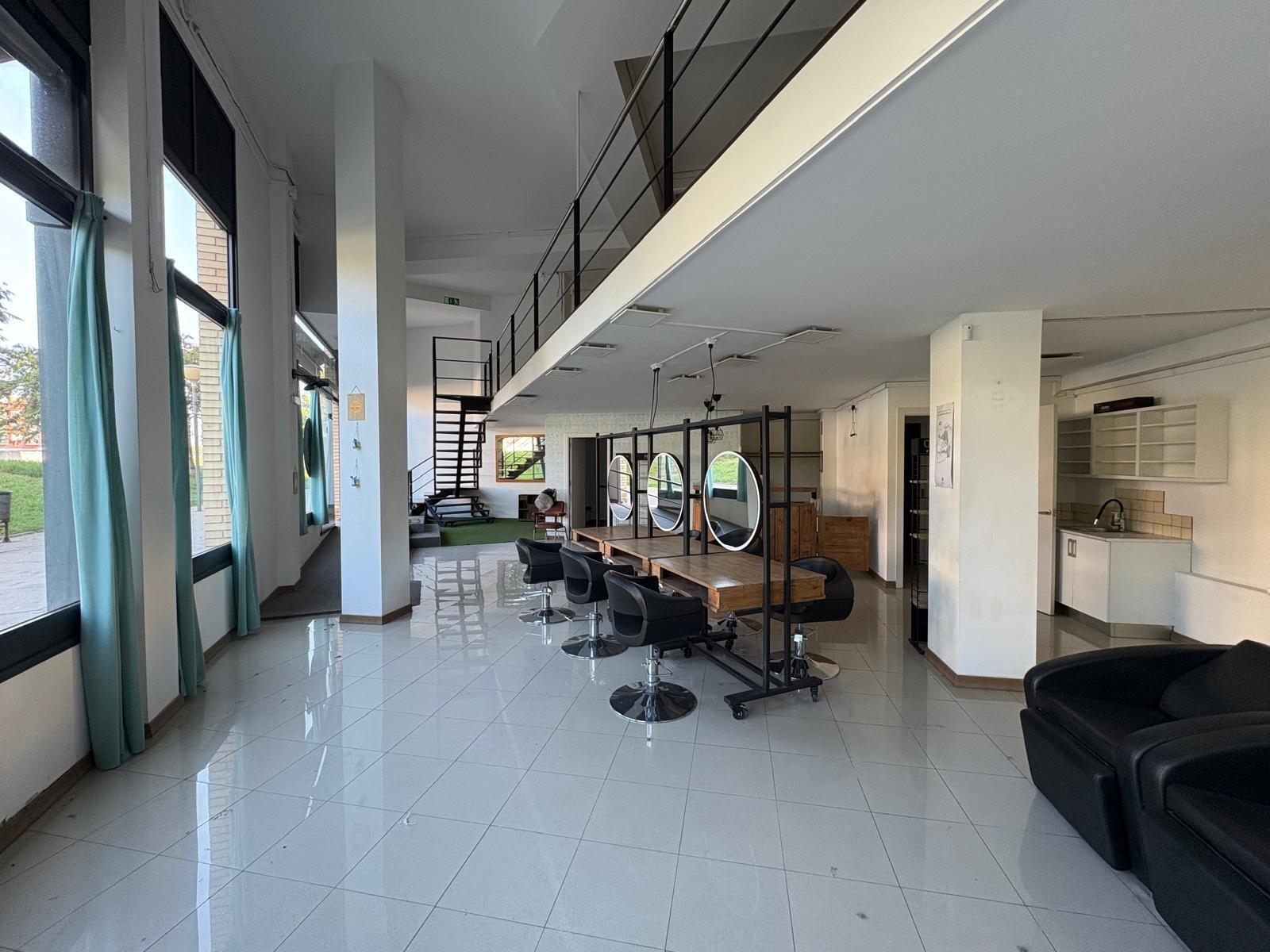 Commerce de détail dans Montcada i Reixac, Barcelona à louer Photo intérieure- Image 1 de 10