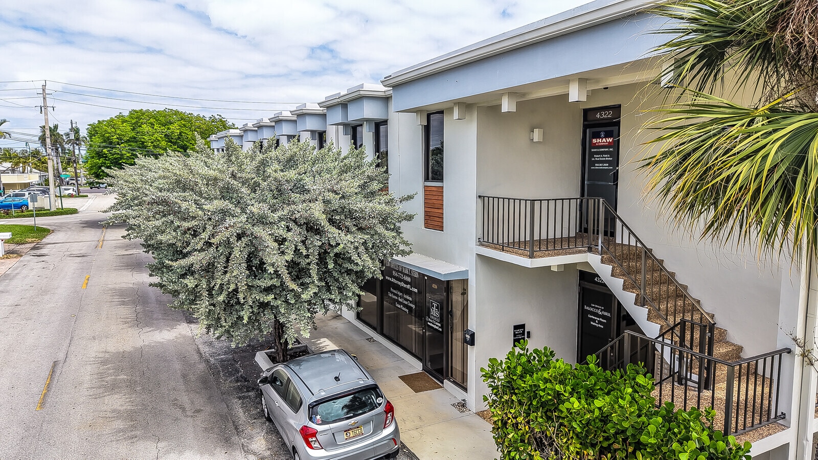 4322-4334 E Tradewinds Ave, Lauderdale-by-the-Sea, FL for lease Interior Photo- Image 1 of 28