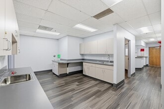 1625 Medical Center Pt, Colorado Springs, CO for lease Interior Photo- Image 2 of 11