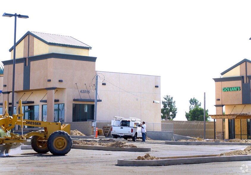 42035 10th St W, Lancaster, CA à louer - Photo du bâtiment - Image 2 de 4