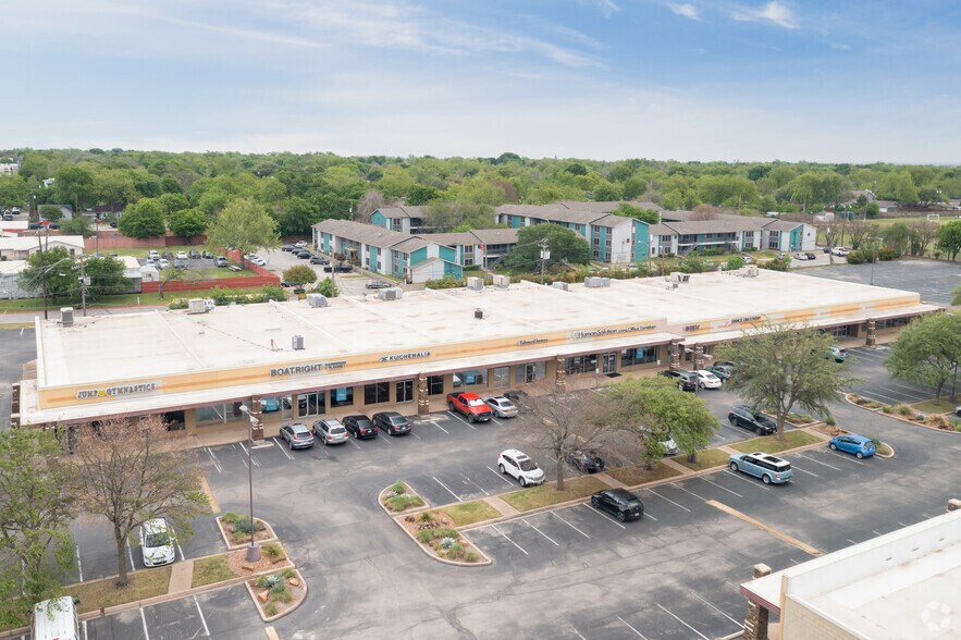 2103 Anderson Ln W, Austin, TX à louer - Aérien - Image 2 de 7