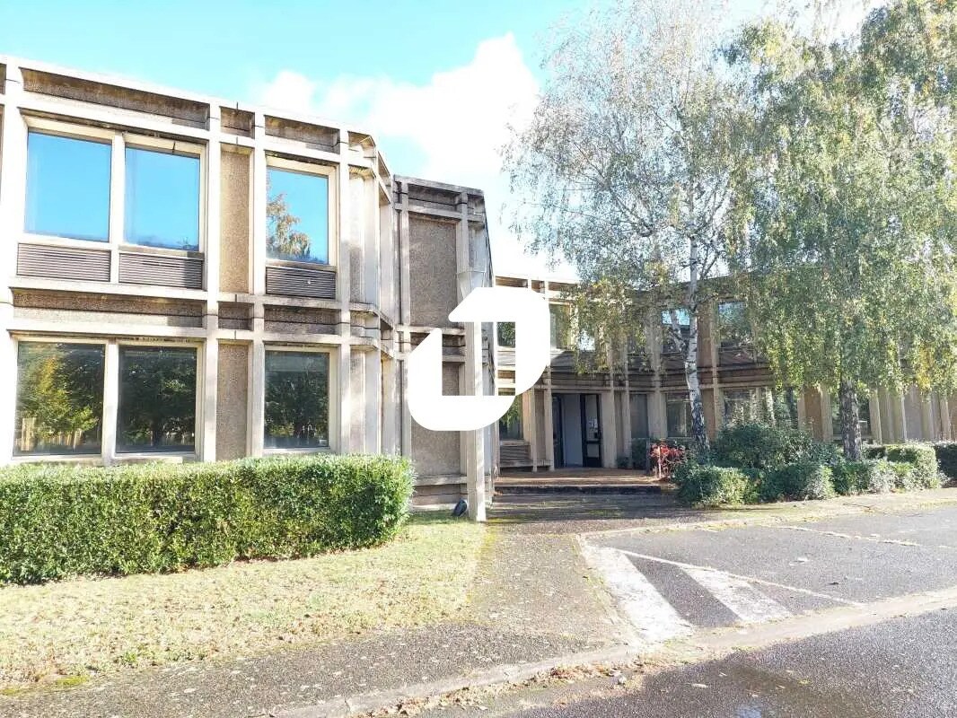 Office in Saint-Aubin for lease Primary Photo- Image 1 of 13