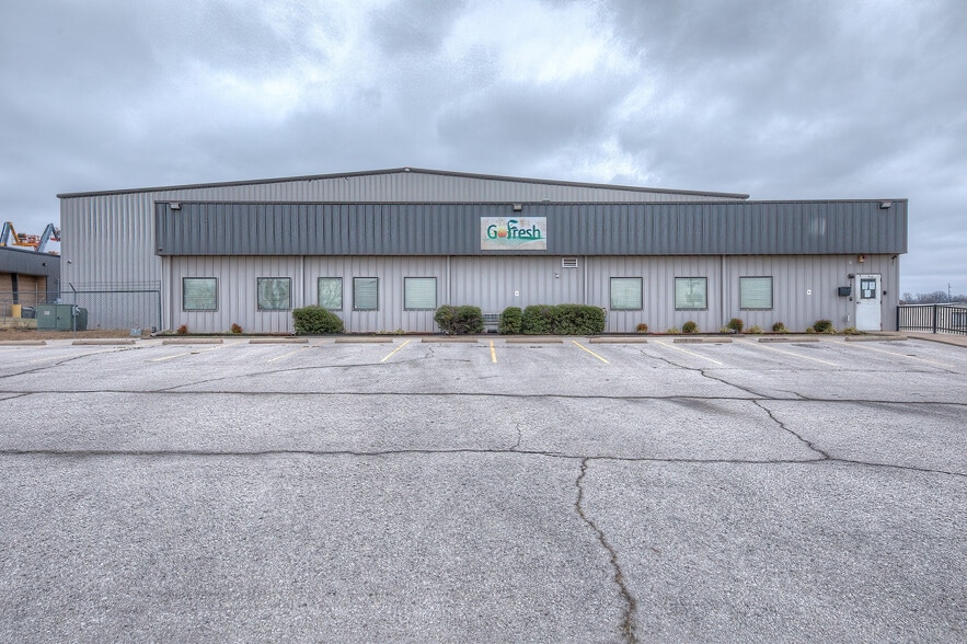 1691 N 161st East Ave, Tulsa, OK for lease - Primary Photo - Image 1 of 40