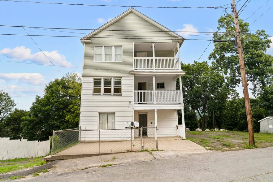 Waterbury Multifamily Portfolio portfolio of 5 properties for sale on LoopNet.ca - Primary Photo - Image 2 of 21