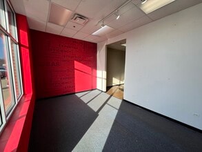 210-240 Peterson Rd, Libertyville, IL à louer Photo intérieure- Image 2 de 6