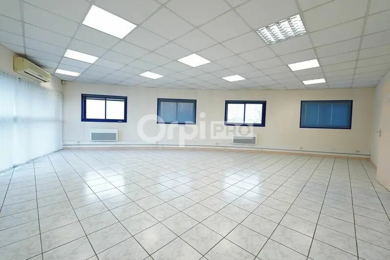 1 Impasse Du Rhône, Corbas for lease - Interior Photo - Image 2 of 7
