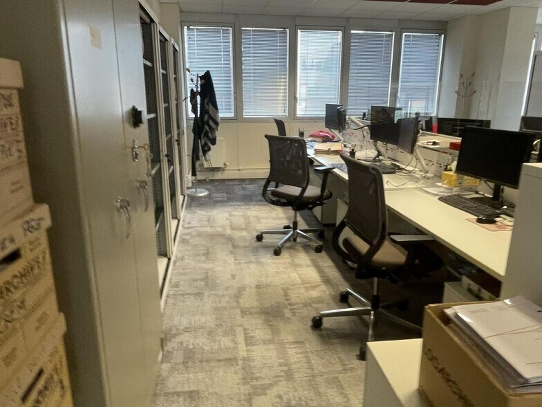 Office in Fontenay-sous-Bois for lease - Interior Photo - Image 3 of 10