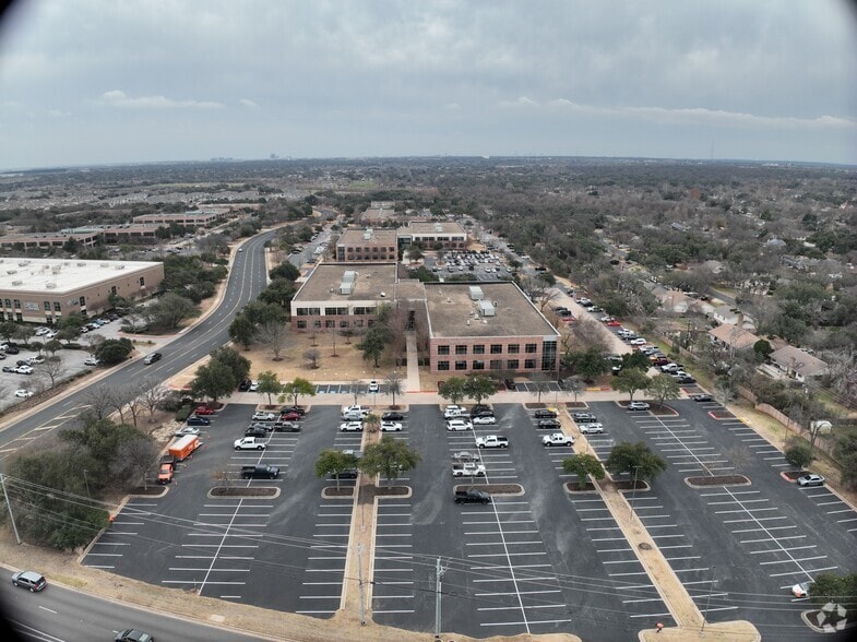 9601 Amberglen Blvd, Austin, TX for lease - Matterport Community - Image 2 of 30