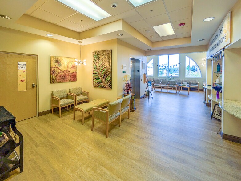 8614 State Road 70 E, Bradenton, FL à vendre - Photo du bâtiment - Image 3 de 14