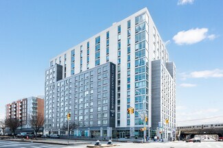 More details for 6902 Queens Blvd, Woodside, NY - Retail for Lease