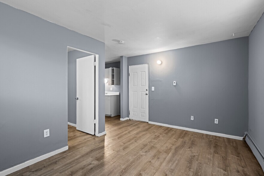 11916 E 14th Ave, Aurora, CO à vendre - Photo du bâtiment - Image 3 de 22
